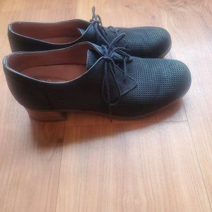 NWOB Dansko Oxford Shoes Size 39